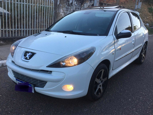 Imagem 1 de 14 de Peugeot 207 2013 1.6 16v Quiksilver Flex 5p