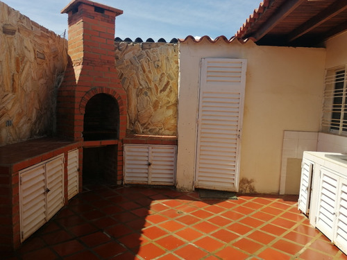 Imagen 14 de 14 de Townhouse Totalmente Remodelado,oportunidad De Inversion