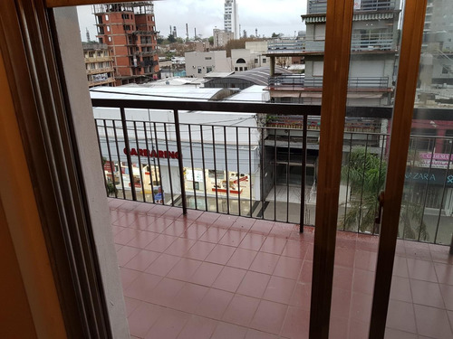 Imagen 12 de 14 de Departamento 3 Ambientes Sobre Avenida Roca