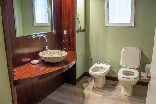 Exclusivo.zona Punta Carretas,bulevar Artigas Frente Al Golf Y A 200 Metros De Rambla Y Shopping.todo Un Piso De 330 M2,recepción, Amplia Terraza, Comedor, Doble Estar,4 Dorm.4 Baños.servicio.2 Gges.