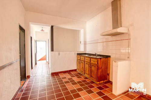 Imagen 18 de 30 de Depósito Y Casa De 3 Ambientes Con Patio Terraza Y Cochera Varios Autos