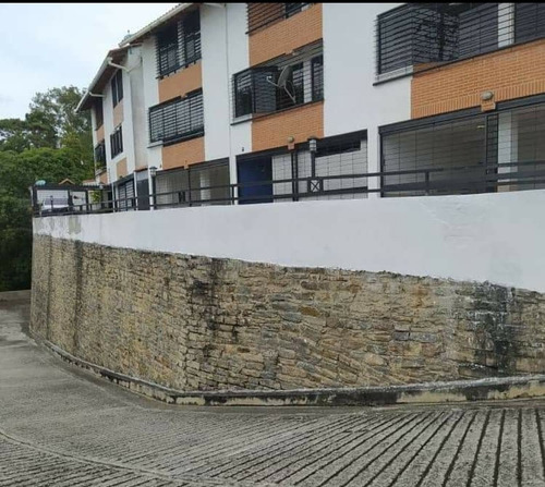 Imagen 12 de 13 de Lamanna Venta Townhouse Urb. Loma Mágica. Carrizal