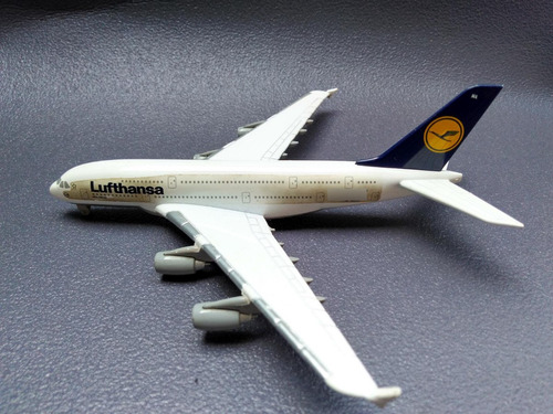 Retro Virales: Antiguo Avio Miniatura Metal Lufthansa