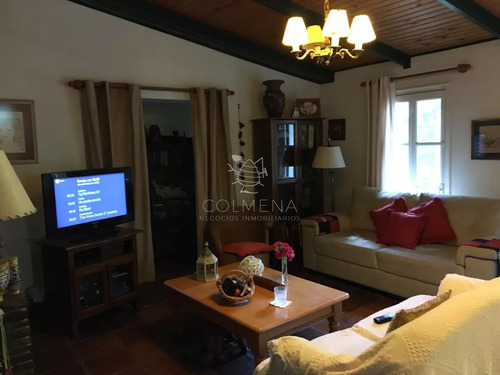 Muy Linda Casa Con Espectacular Terreno De 6000 Mts2 Parquizados!