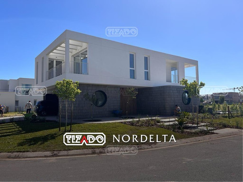 Casa En Venta En Carpinchos, Nordelta, Tigre