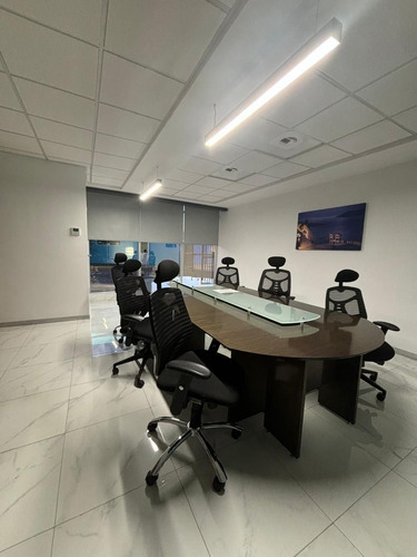 Oficina Renta, Novo Emerald Business And Health Center.