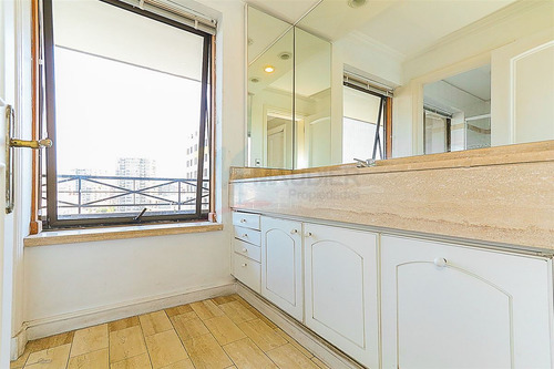 Departamento En Venta De 3 Dorm. En Las Condes