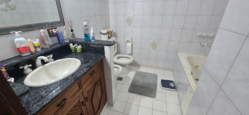 Venta De Casa 6 Ambientes En Haedo Chico, Morón