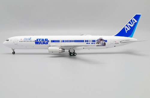 Ana Boeing 767 300 Er Star Wars R2-d2 Bb-8 Ja604a 1:200 (Usado)