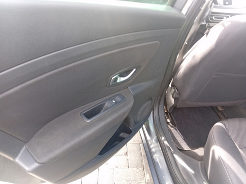 Renault Fluence 2.0 Dynamique Hi-flex 4p