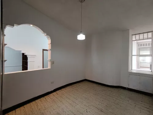Casa En Venta En Quinta Bosch. Cod V30257