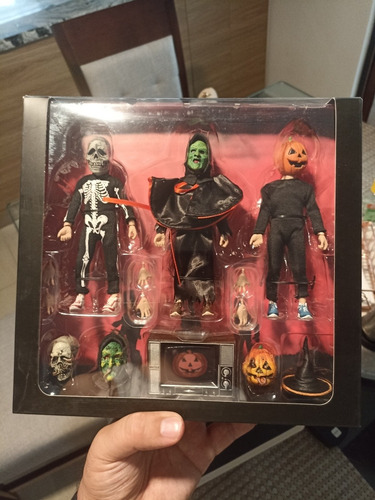 Neca Halloween 3 Pack Witch, Skeleton & Jack-o-lantern Set (Usado)