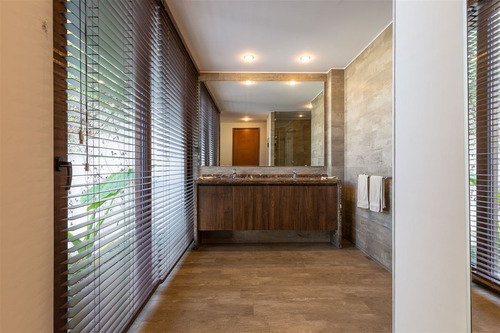 Casa Mediterránea En Condominio, 4 Dormitorios, Lo Barnechea