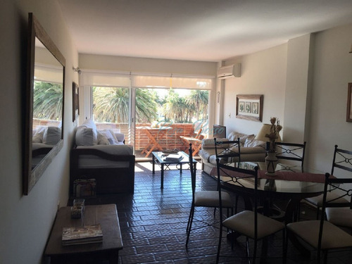 Apartamento En Peninsula, 2 Dormitorios *- Ref: 836