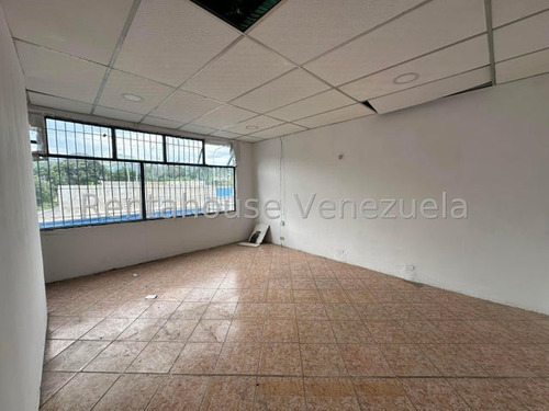 Gjg Vende Galpon En La Providencia Avenida Casanova Godoy E Intercomunal 25-7396