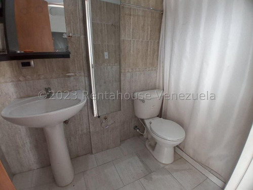 Juan Carlos González. Renta House Carabobo Vende Hermoso Townhouse Urb. Manantial Naguanagua Mls #23-30388 Rah/jcg.