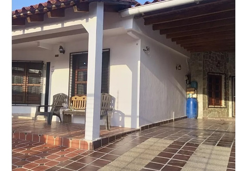 Casa Semi - Equipado En La Urbanización Los Guayabitos, Naguanagua Inc-237