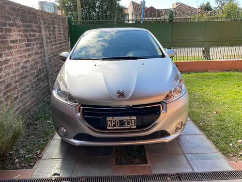 Peugeot 208 1.5 Allure Touchscreen 2014