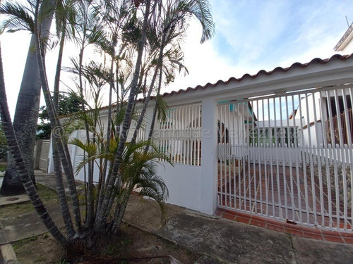 Casa En Venta En Trigal Norte Valencia Carabobo 2332952 P