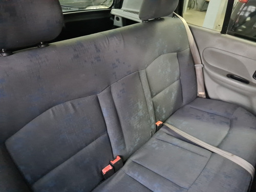 Imagem 7 de 11 de Renault Clio 2006 1.0 16v Authentique Hi-flex 5p