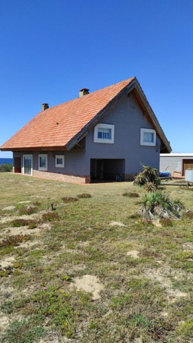 Casa En Venta Primera Línea Frente Al Mar Las Garzas Permuta