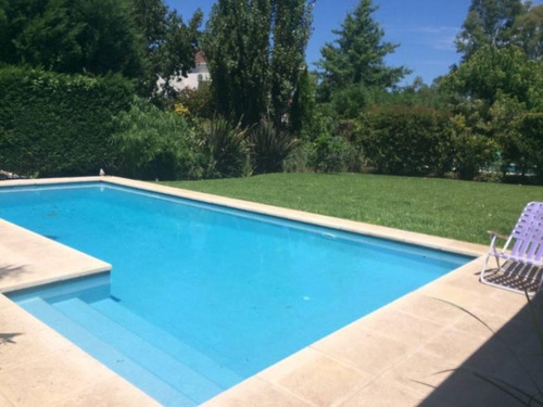 Pilar Del Este , Bº Los Jazmines Oportunidad Venta Casa 5 Ambientes. Impecable