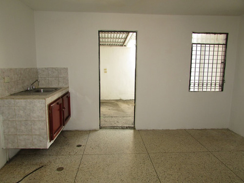 Imagen 5 de 12 de Vende. Th. 74m2. Pque Valencia. Agosto22. Sandra Niño