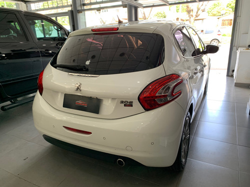 Peugeot 208 1.6 Feline