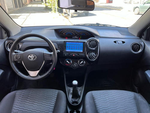 Imagen 9 de 25 de Toyota Etios 1.5 Xls