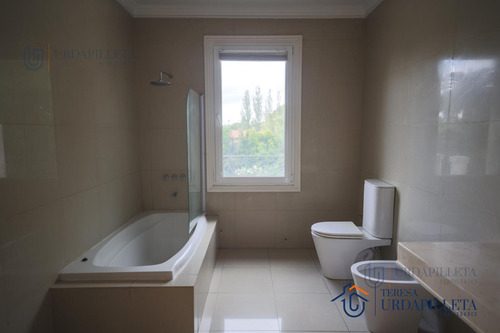 Casa De 5 Dormitorios En Venta- Lote De 2400m2 - Teresa Urdapilleta Propiedades