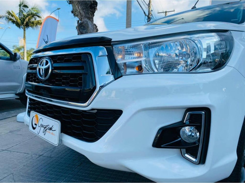 Imagem 4 de 11 de Toyota Hilux Sr