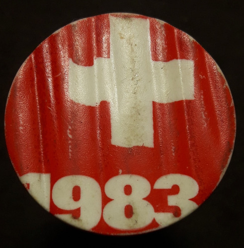 Pin 30mm Plástico Cruz Roja 1983