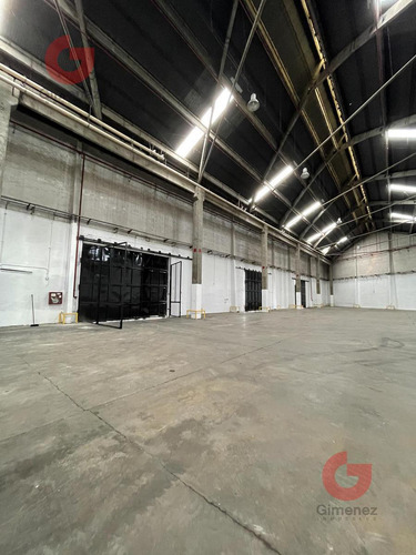 Depósito En Pompeya En Venta
