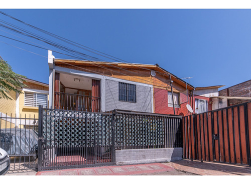 Casa De 2 Pisos Y 5 Dormitorios En Lo Moreno, El Bosque - Rc