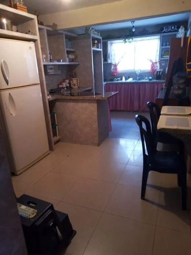 Gm - Venta Hermosa Y Cómoda Casa, 4 Hab, 3 Baños, 2 Est. Ubicada En Esquina, Dentro De Una Las Mejores Urbanizaciones De La Zona, Vigilancia Privada - Colinas De Betania - Charallave