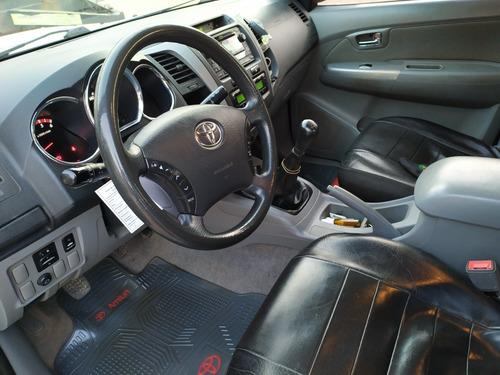 Toyota Hilux 3.0 Srv 4x2 2010