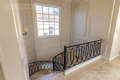 Espléndida Casa En Venta/alquiler En Lomas De San Isidro