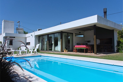 Casa En Planta Baja | 2 Dorm. | Pileta | Quincho | En Tejas 3