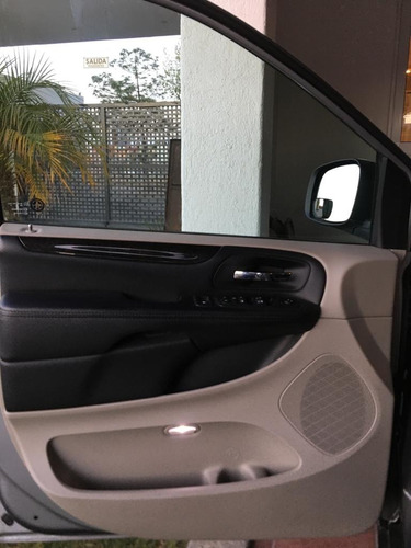 Imagen 9 de 9 de Town & Country Lx 2014 V6/3.6 Automática $ 220.000