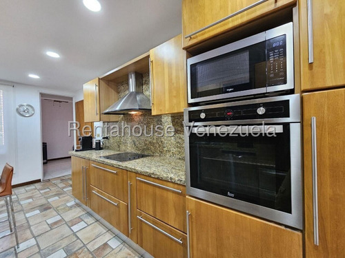 Estupendo Y Amplio Apartamento En Alquiler Con Inmejorable Ubicación La Tahona