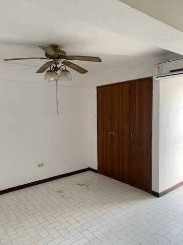 Imagen 12 de 18 de Casa En Venta Clns Santa Monica 580m2 5h 6b 4p/e