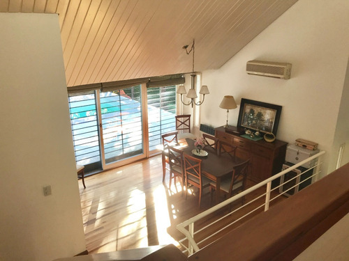 Imagen 8 de 17 de La Rosa Al 1100, Casa En Dos Plantas Sobre Gran Lote