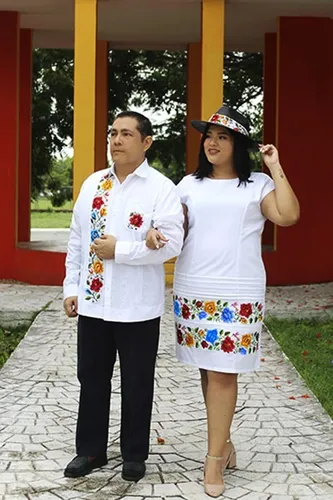 Dúo Vestido Yucateco Guayabera. Mayakim.