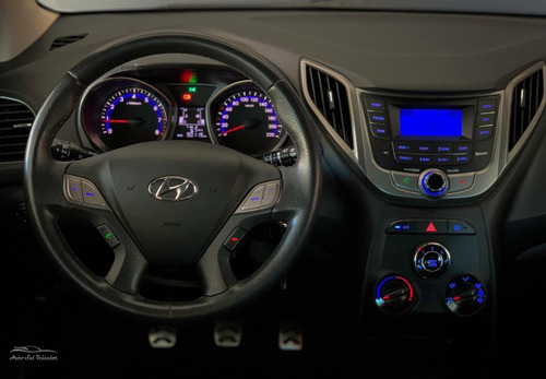 Imagem 10 de 12 de Hyundai Hb20x 2015 1.6 Style Flex 5p