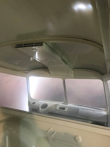 Imagem 8 de 15 de Kombi Corujinha