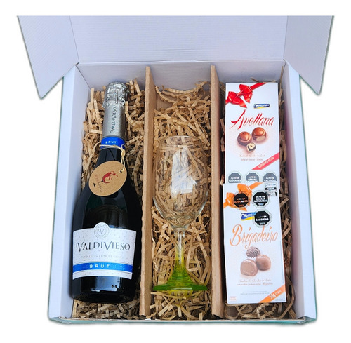 Pack Regalo Valdivieso Brut + Copa + 2 Cajas Bombones