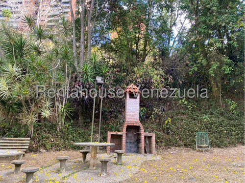 Apartamento Remodelado En Venta, Urb. La Tahona
