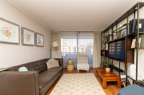 Departamento En Arriendo De 2 Dorm. En Las Condes / Bali Hai