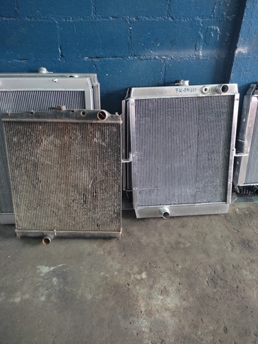Imagen 4 de 4 de Radiador Para Camión Mitsubishi Fm Fk Canter 657 Aluminio