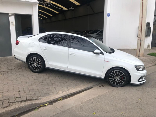 Volkswagen Vento 2.0 Tsi Gli 211cv App Connect
